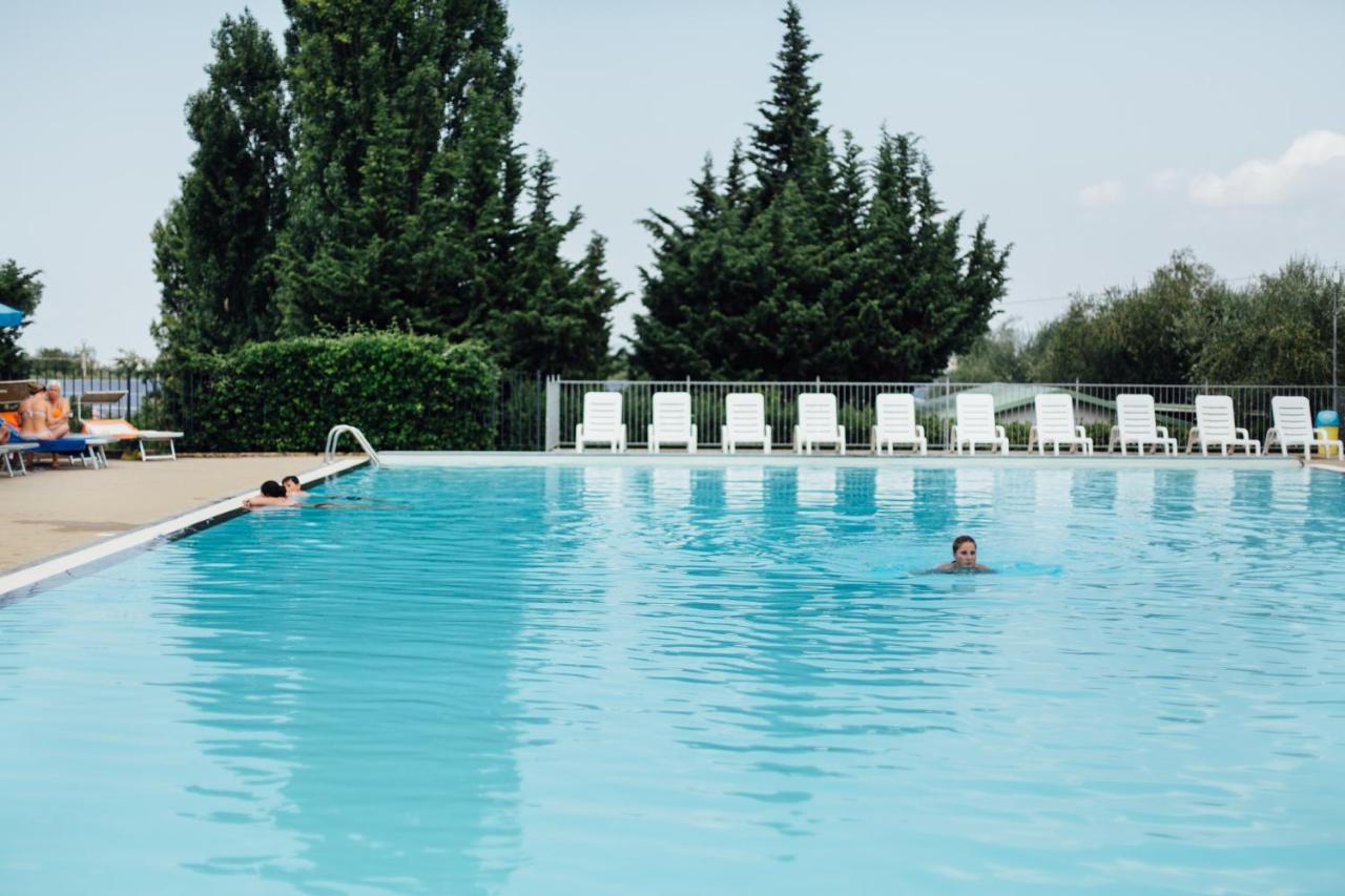 Villaggio Turistico Camping Il Fontino Scarlino Esterno foto